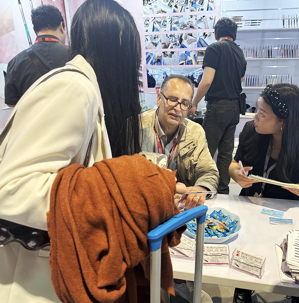 Cosmoprof HK 2024, bertemu banyak kuas kuku lama dan freinds baru.