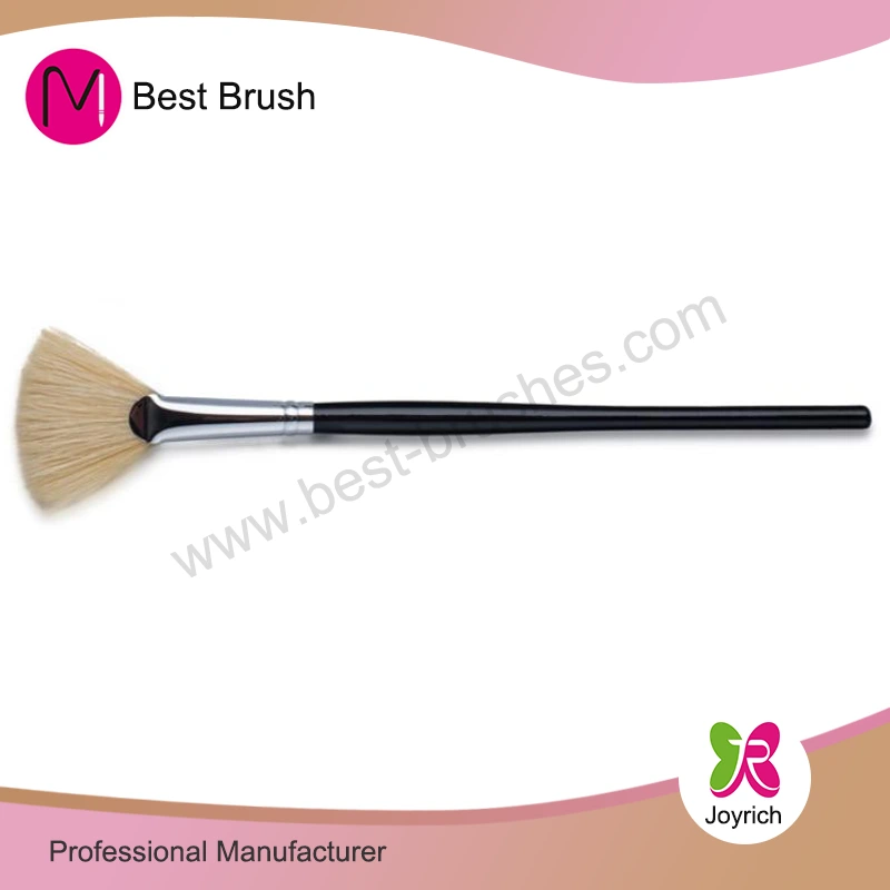 Kuas makeup penggemar berat